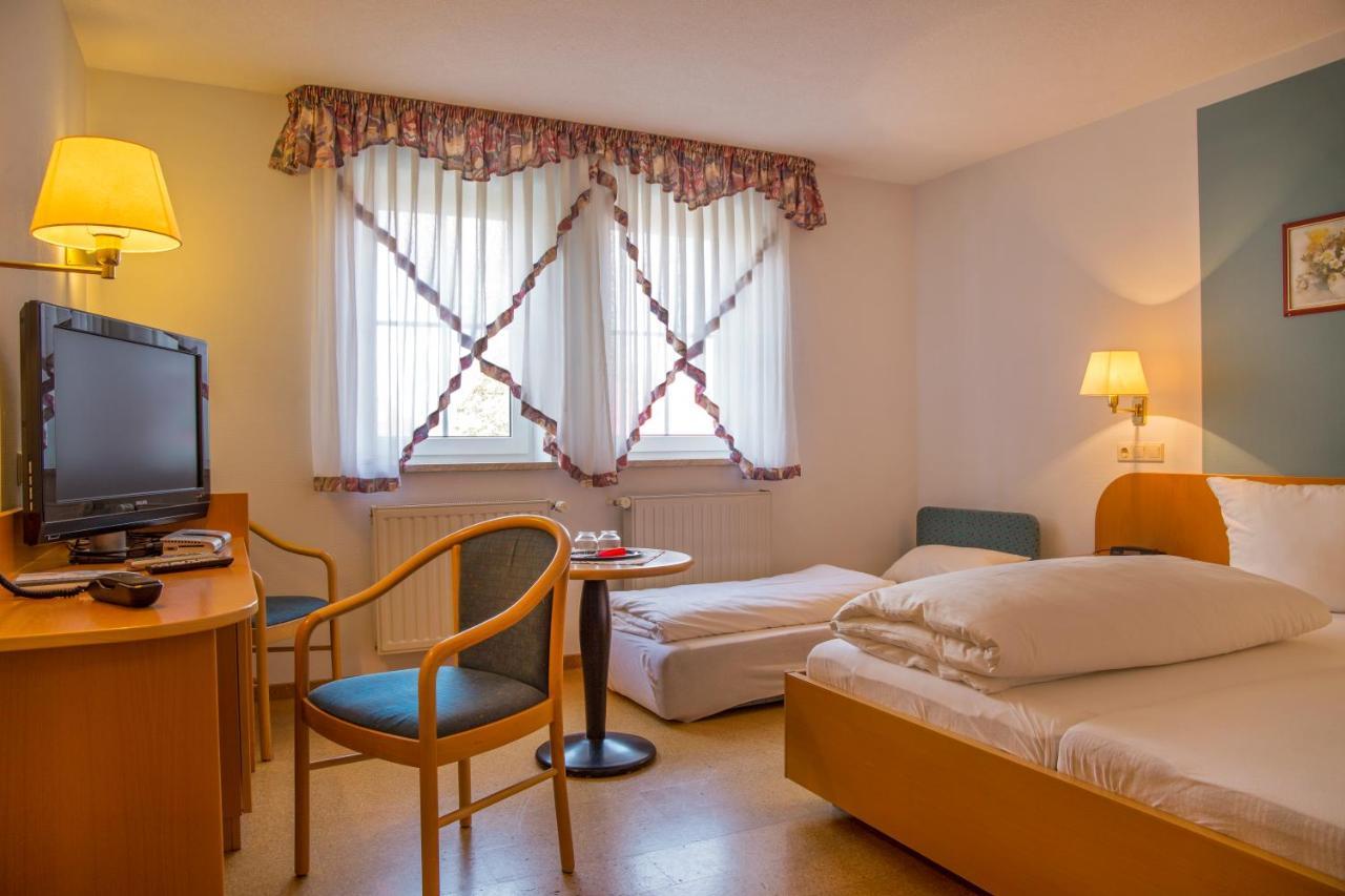 Hotel Zur Linde Gädheim Esterno foto